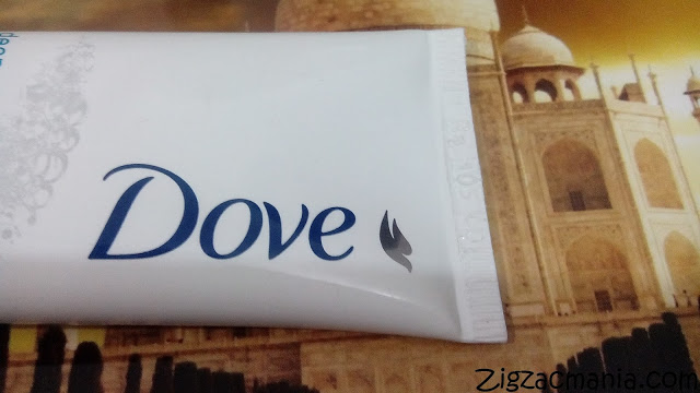 Dove Deep Pure Face Wash: Removal of dirt
