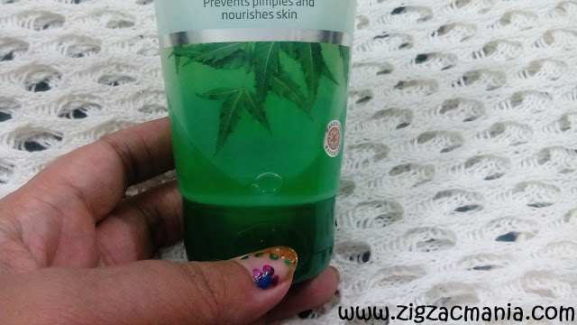 VLCC Neem Face Wash: Color & How to use