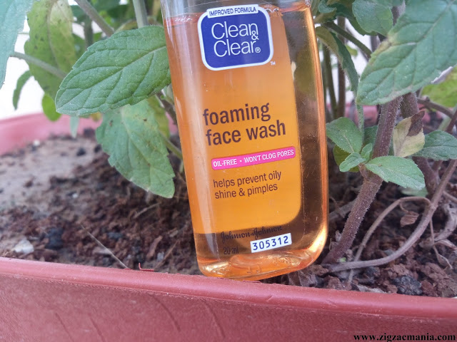 Clean & Clear Foaming Facial Wash Review
