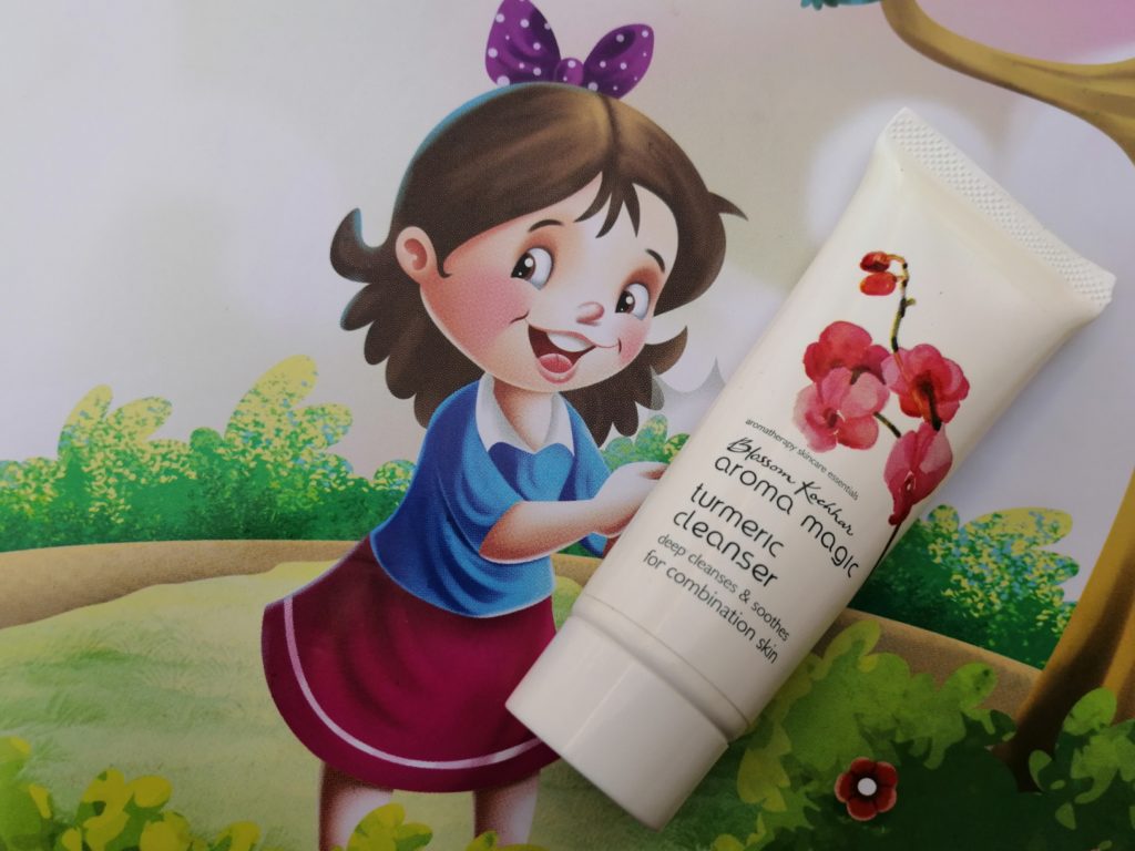 Blossom Kochhar Aroma Magic Turmeric Cleanser (Combination Skin)| Review