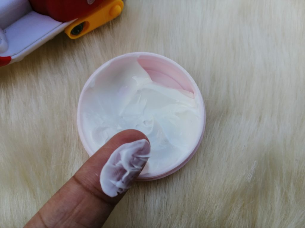 VLCC Cold Cream| Review