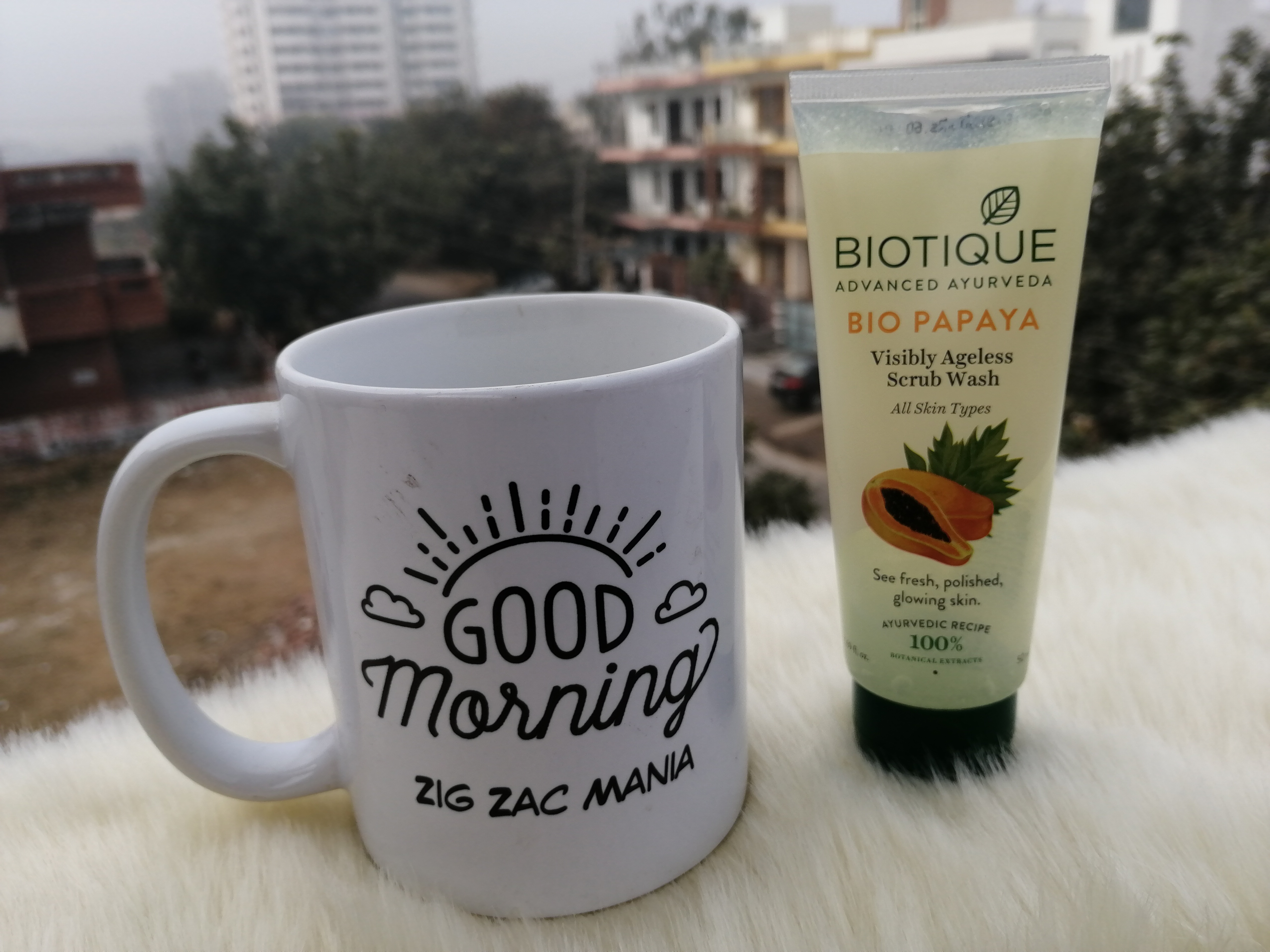 Biotique Papaya Visibly Ageless Scrub Wash| Review