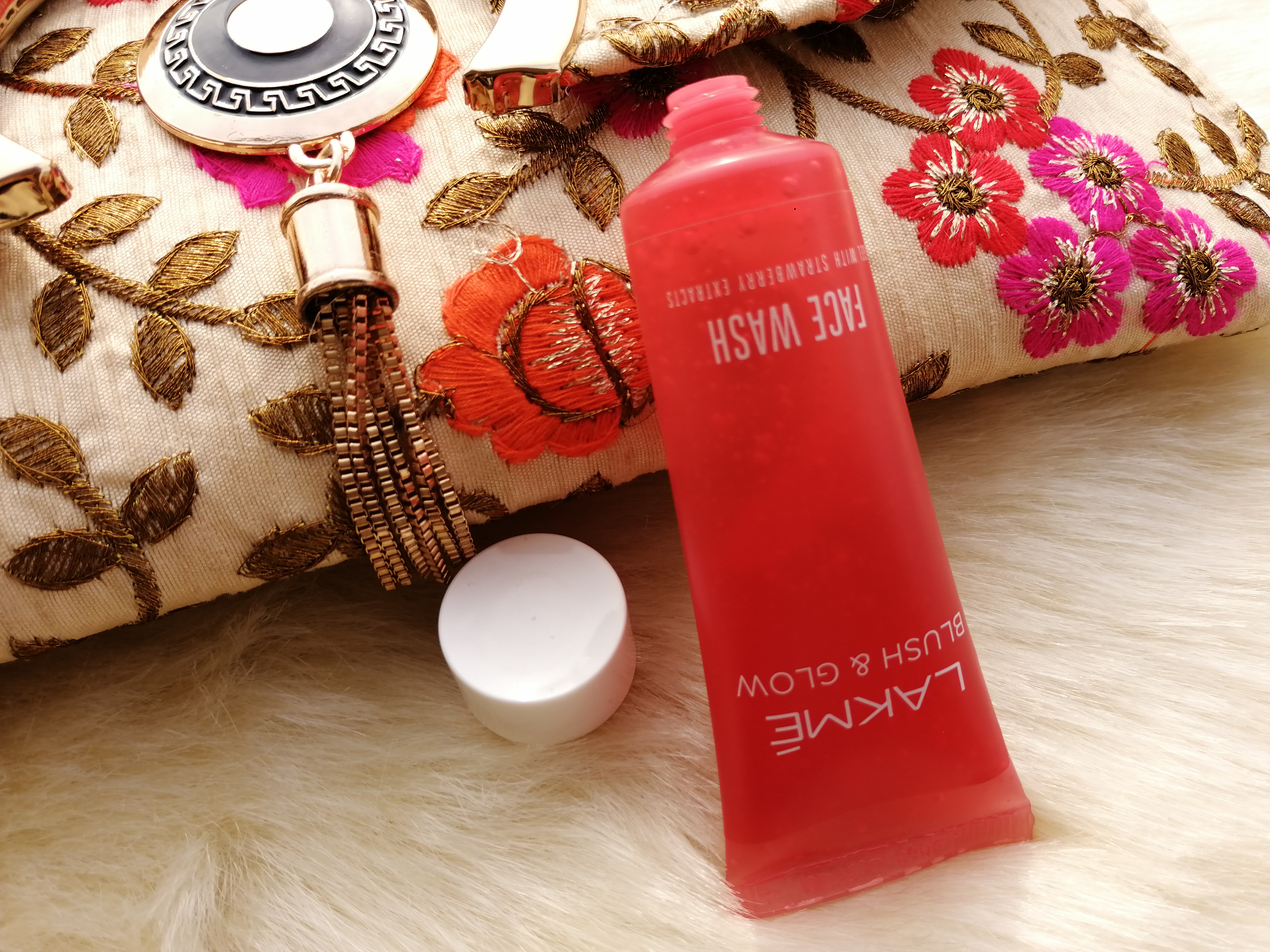 Lakme Blush & Glow Face Wash (Gel with Strawberry extracts)| Review