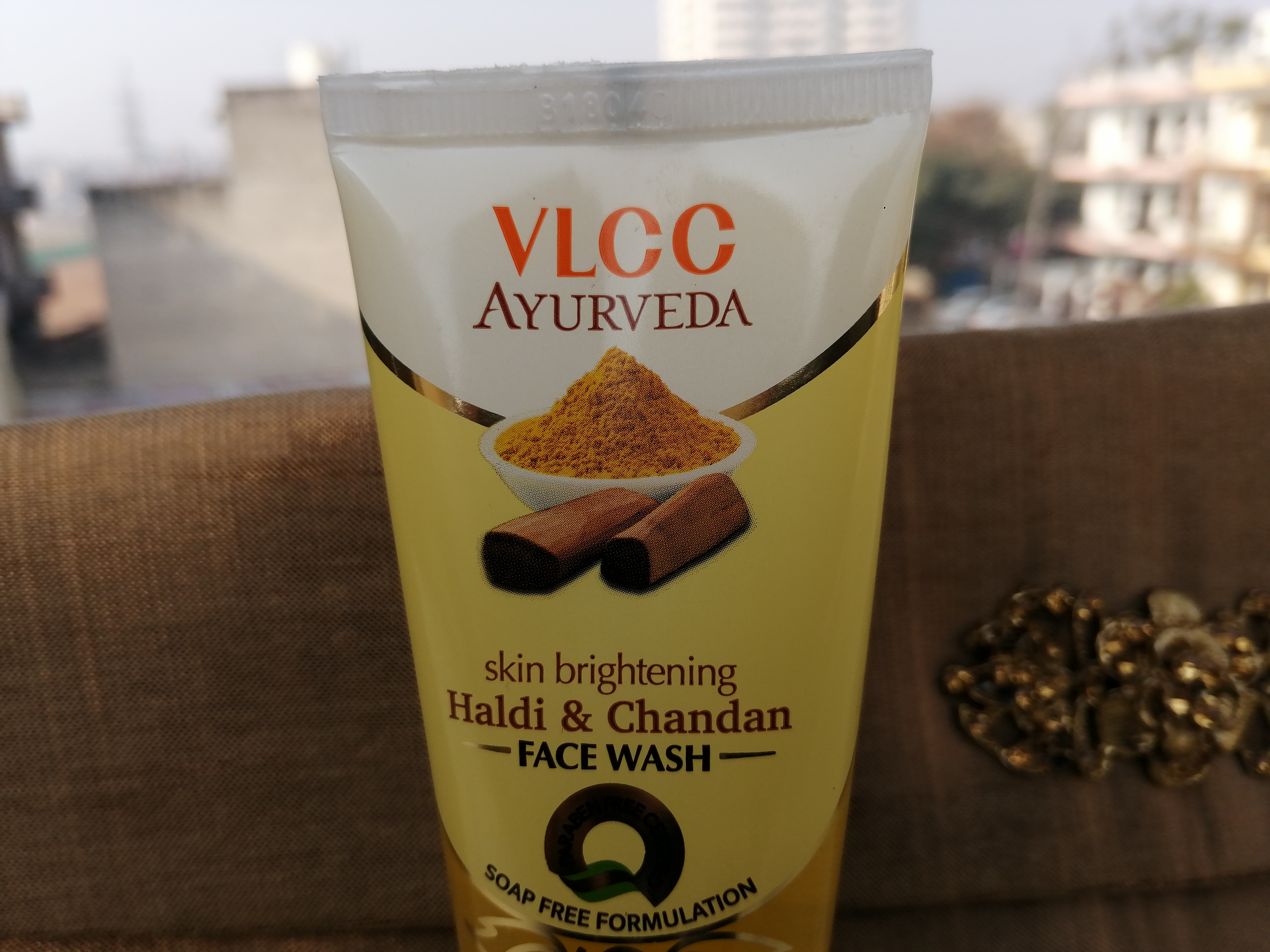 VLCC Ayurveda Haldi & Chandan Face Wash| Review