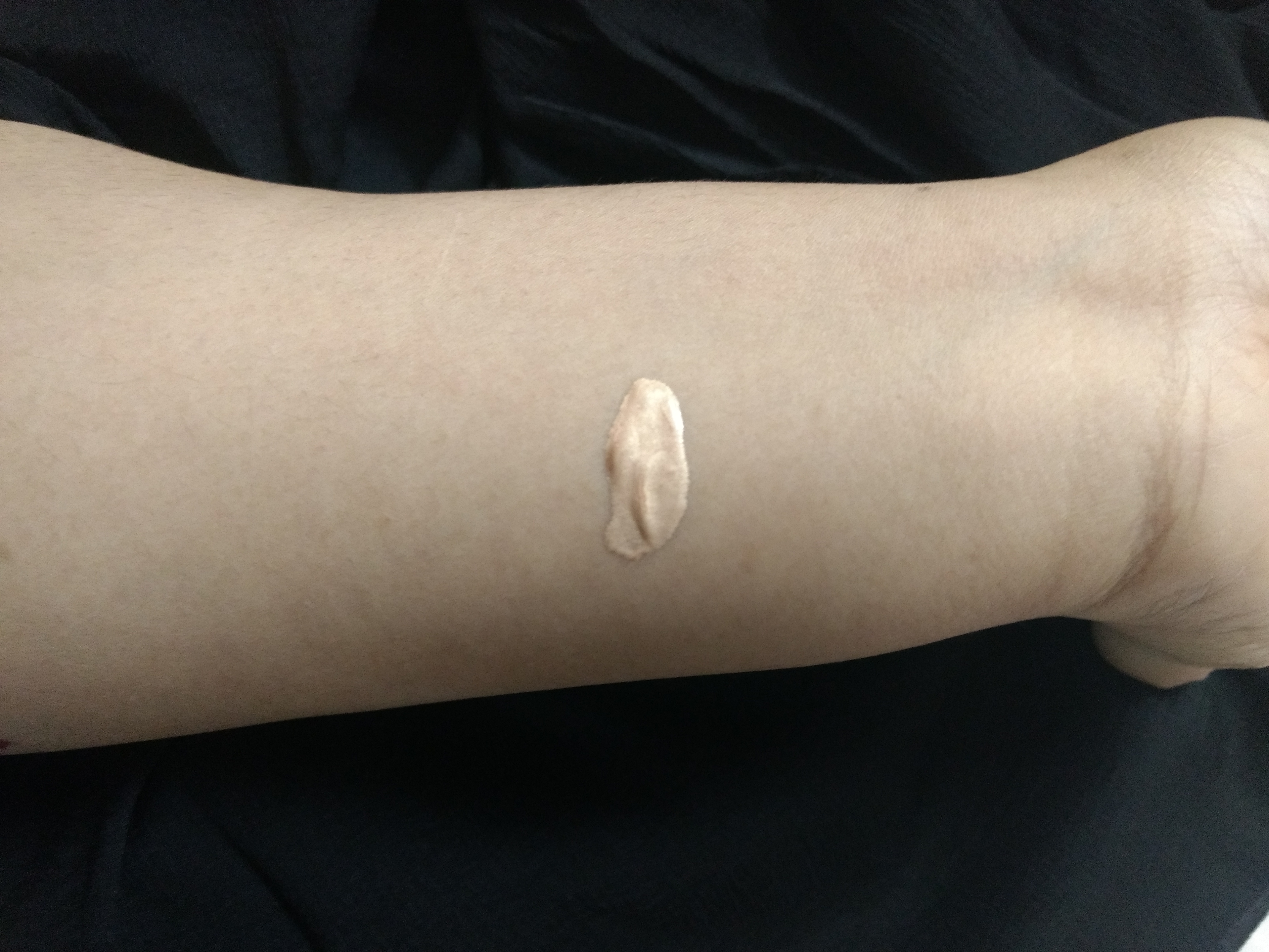 Faces Ultimate Pro Metallic Glow illuminator Champagne Review & Swatch