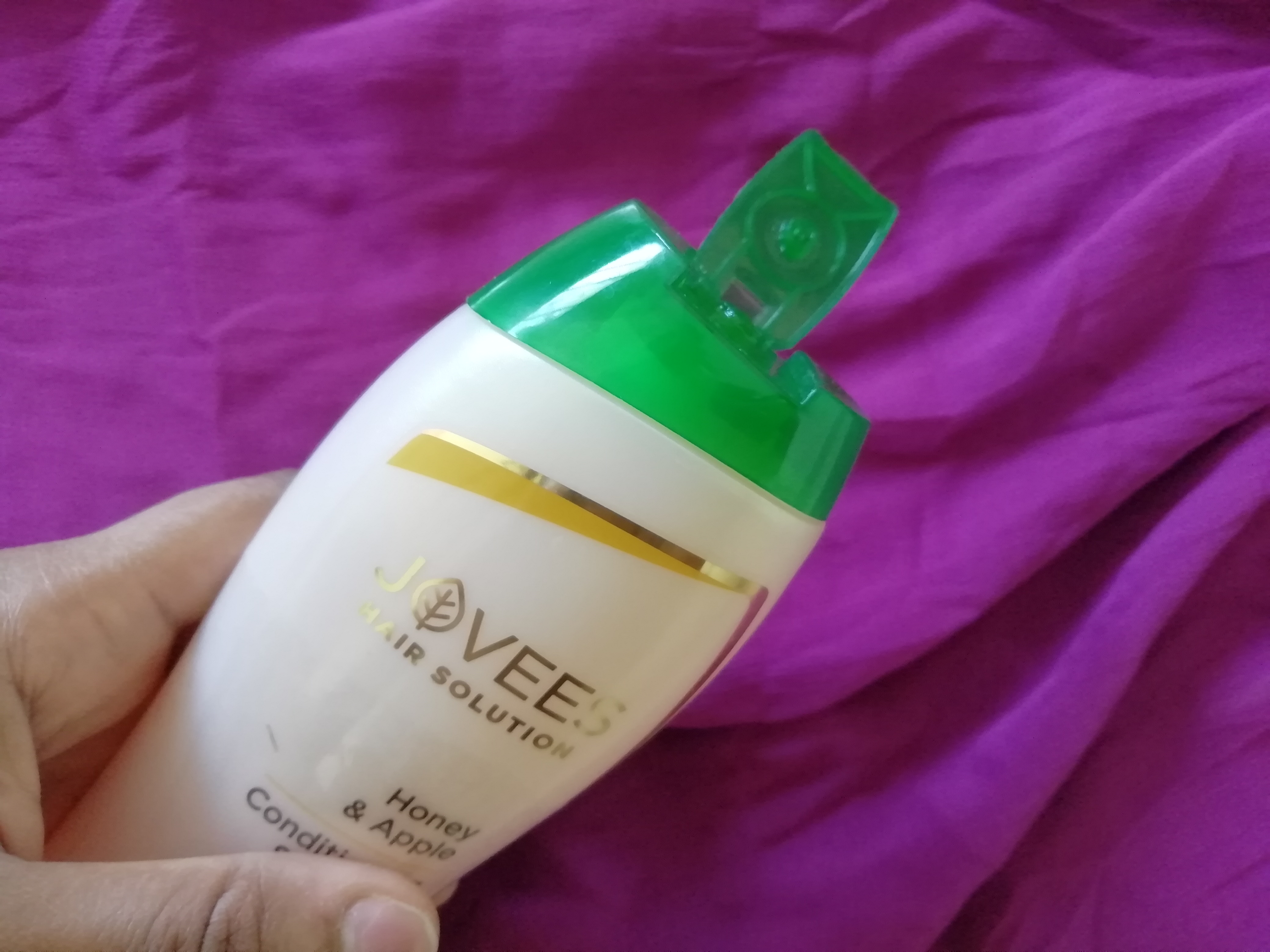 Jovees Hair Solution Honey & Apple Conditioning Shampoo| Review