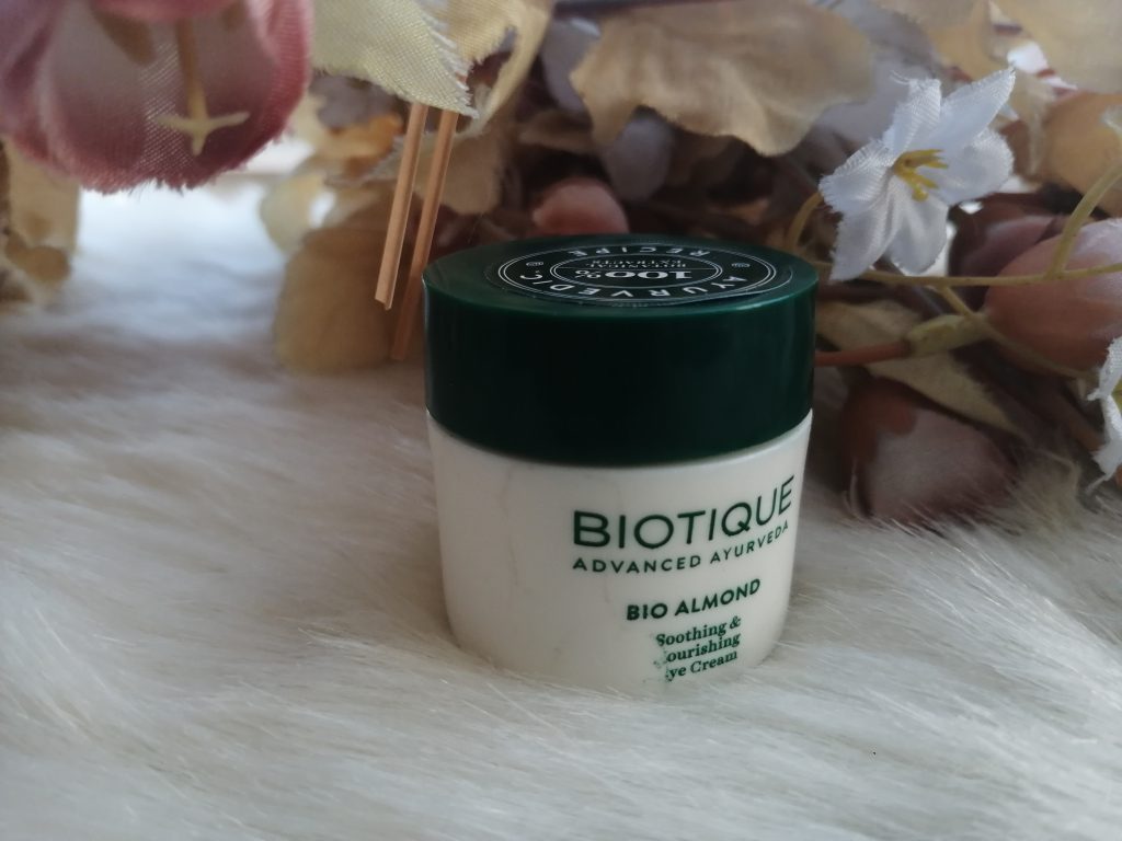 Biotique Bio Almond Soothing and Nourishing Eye Cream| Review