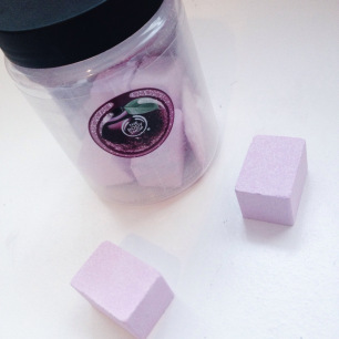 The Body Shop Frosted Plum Scented Body Butter & Bath Fizzers| Review