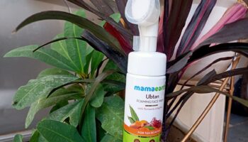 MamaEarth Ubtan Foaming Face Wash (Turmeric & Saffron for Tan Removal)| Review