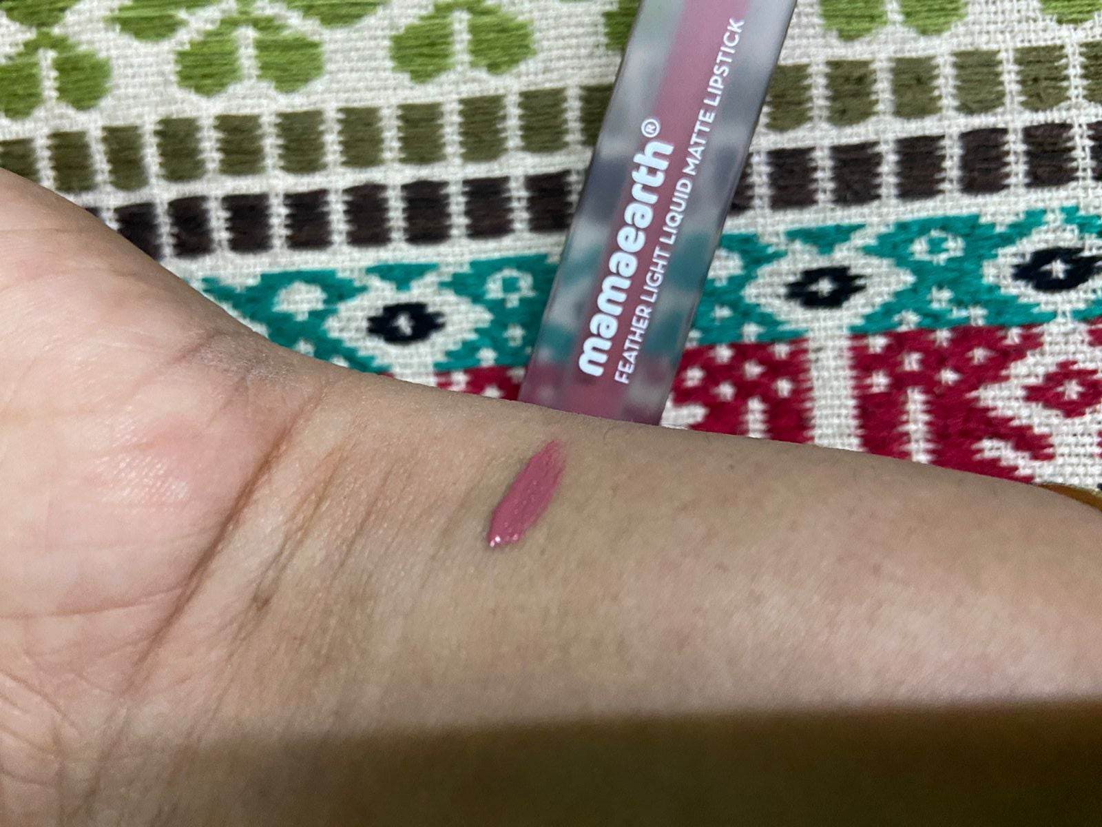 MamaEarth Feather Light Liquid Matte Lipstick (Nude Rose)| Review
