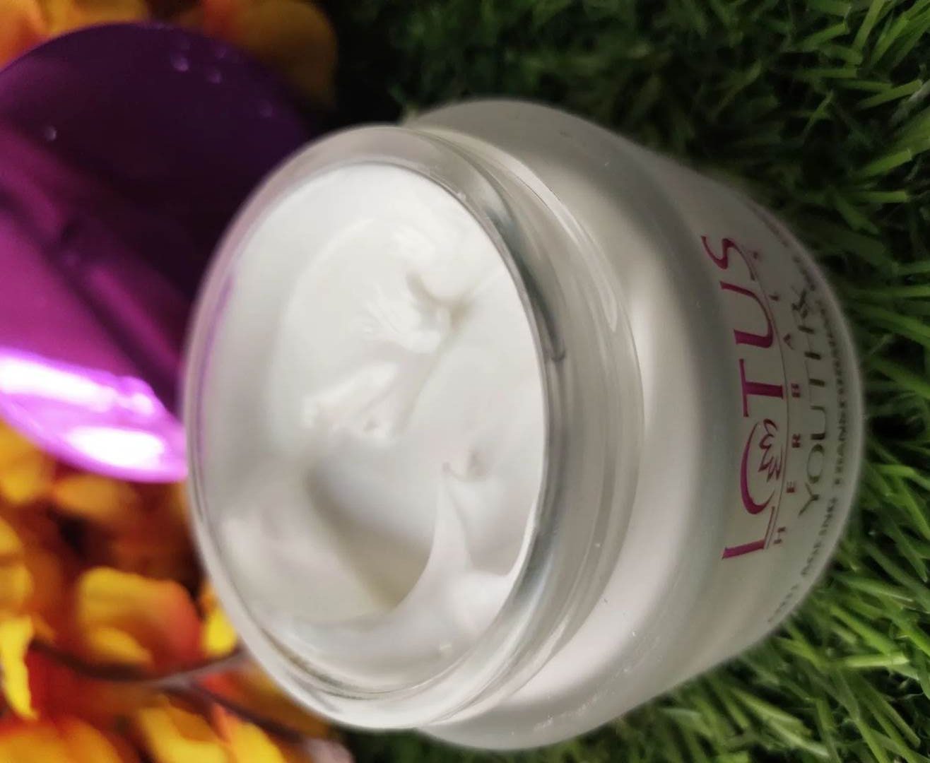 Lotus Herbals YouthRx Anti-Ageing Transforming Gel Cream/Creme SPF 25| Review