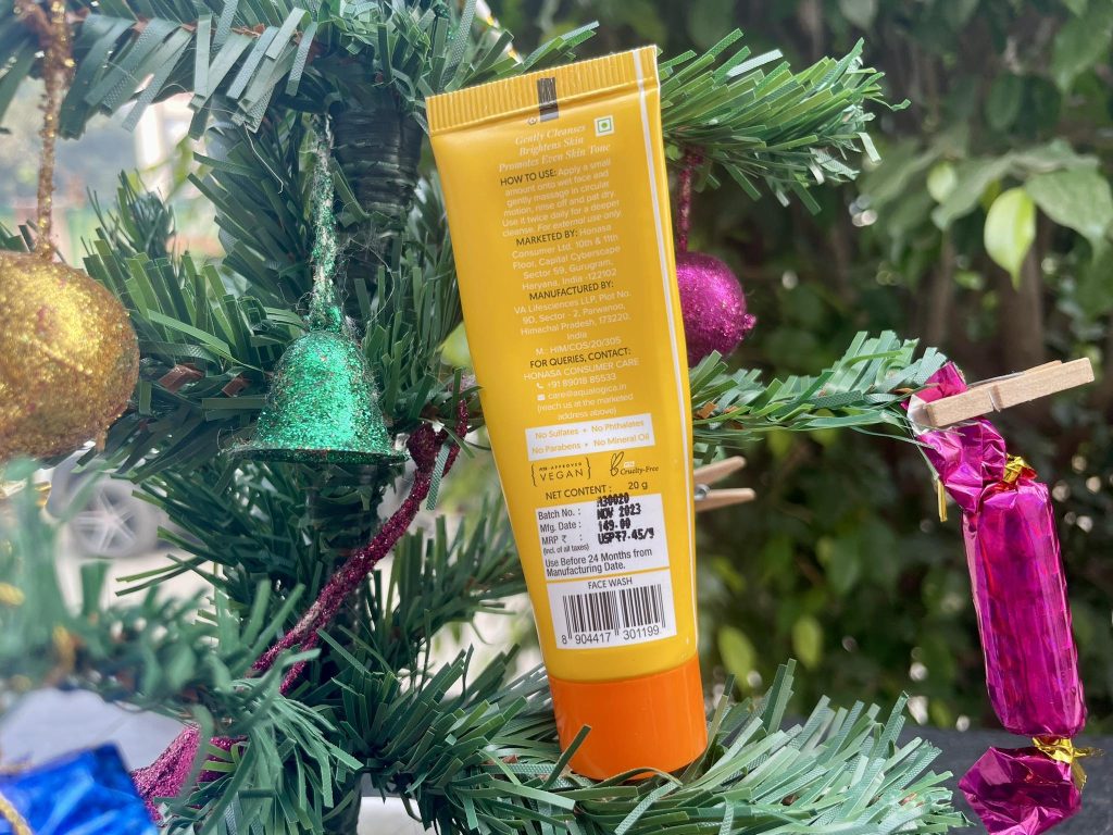 Aqualogica Glow+ Smoothie Face Wash with Papaya & Vitamin C| Review