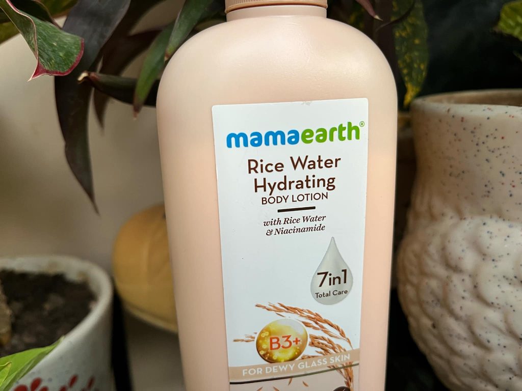 Mamaearth Rice Water Hydrating Body Lotion with Rice Water & Niacinamide for Dewy