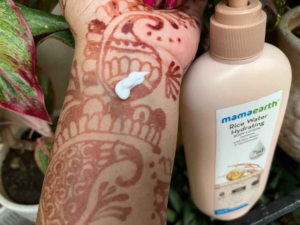 Mamaearth Rice Water Hydrating Body Lotion with Rice Water & Niacinamide for Dewy