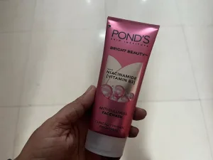 Pond's Bright Beauty Facewash with Niacinamide| Review