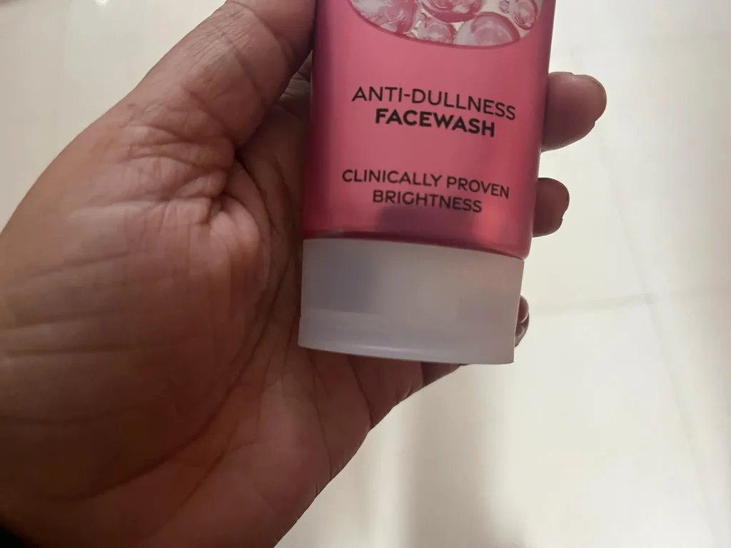 Pond's Bright Beauty Facewash with Niacinamide| Review