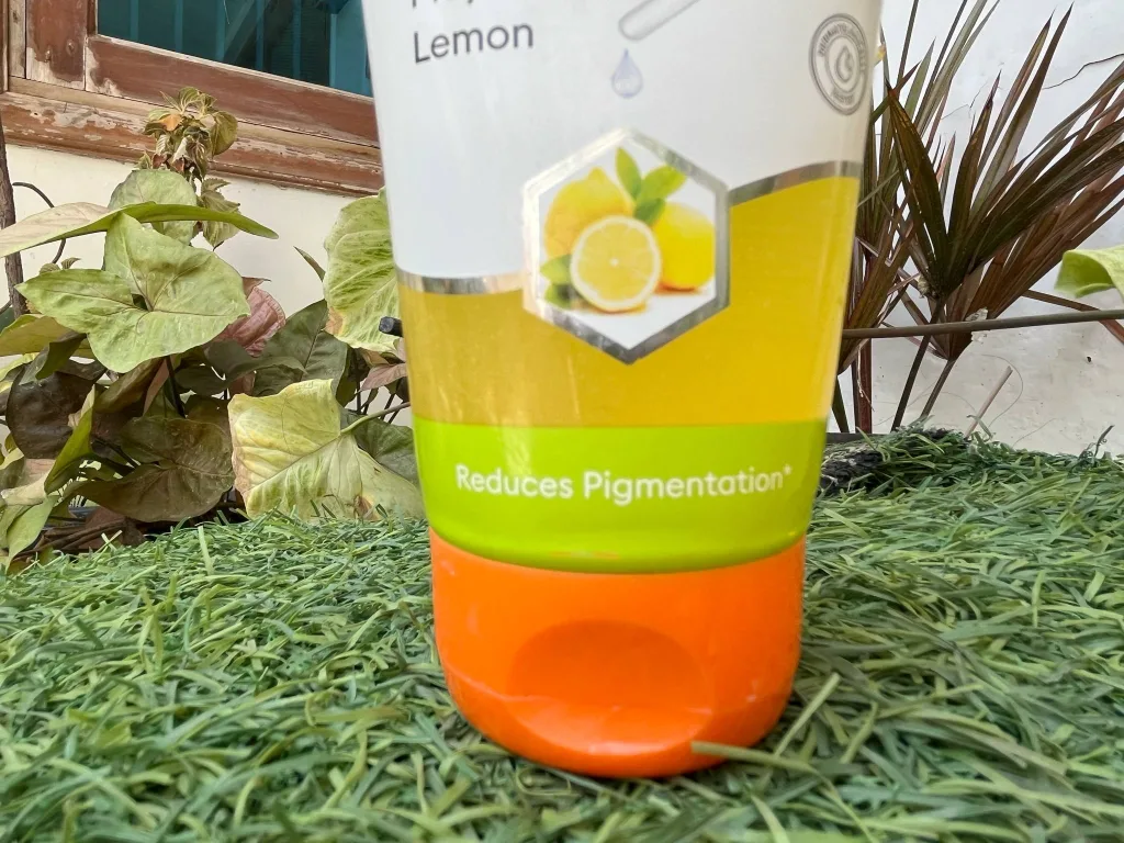 VLCC Bright Serum Face Wash with Vitamin- C Serum & Meyer Lemon| Review